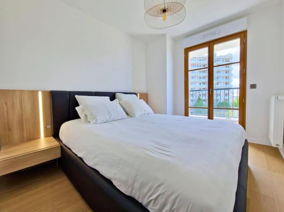 Sublime Appartement 4 Etoiles Neuf T3 Aputeaux 61M2 Proche La Defense, 10M2 De Terrasse Avec Magnifique Vue Extérieur photo