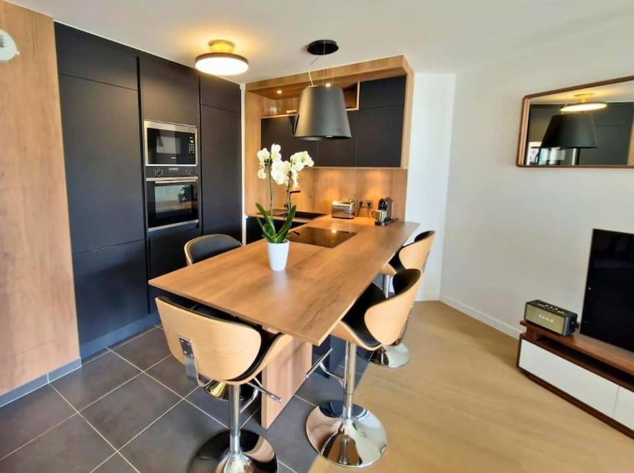 Sublime Appartement 4 Etoiles Neuf T3 Aputeaux 61M2 Proche La Defense, 10M2 De Terrasse Avec Magnifique Vue Extérieur photo